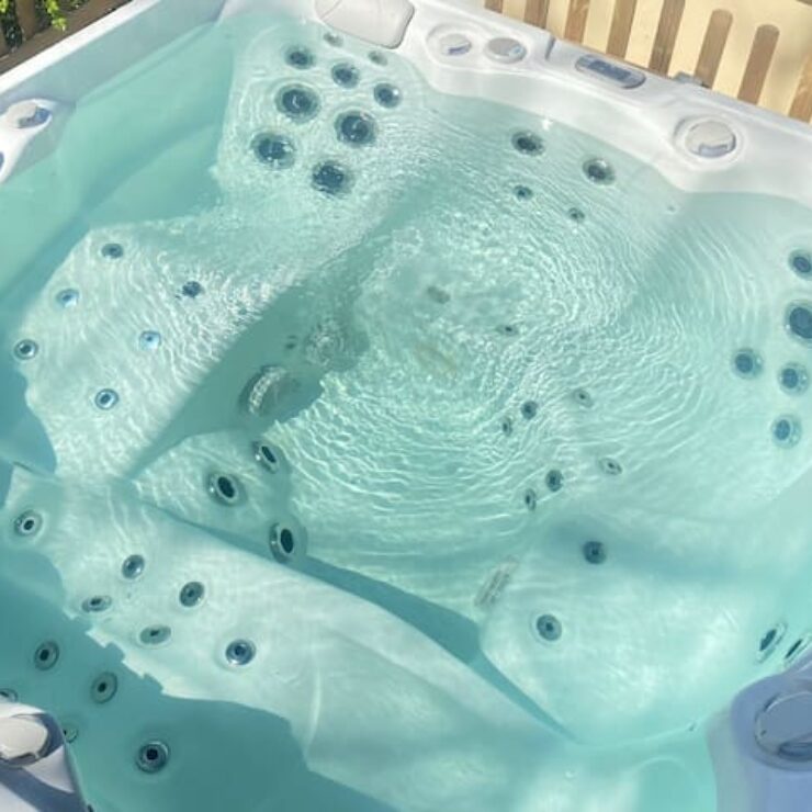 Un Weekend de Détente au Jacuzzi : Les Bienfaits pour le Corps et l’Esprit