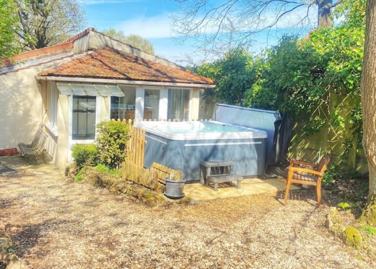 La maison du bien être : Nature + jacuzzi